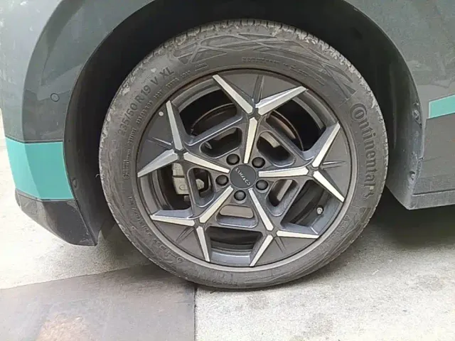Lynk & Co Z20 — Фото автомобиля 22