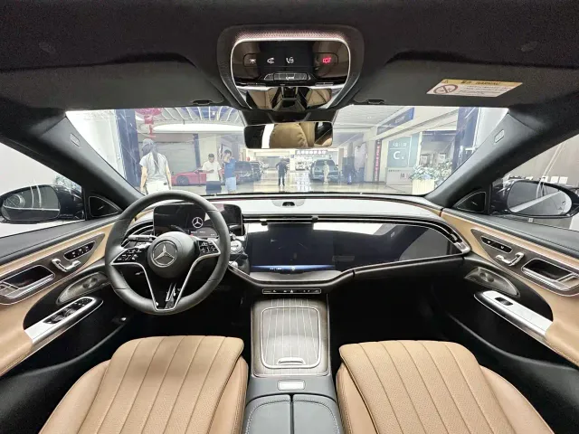 Mercedes-Benz E-Class — Фото автомобиля 9