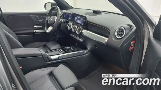 Mercedes-Benz EQB — Фото автомобиля 13