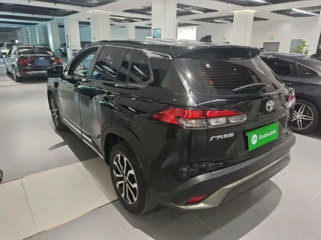 Toyota Frontlander — Фото автомобиля 4