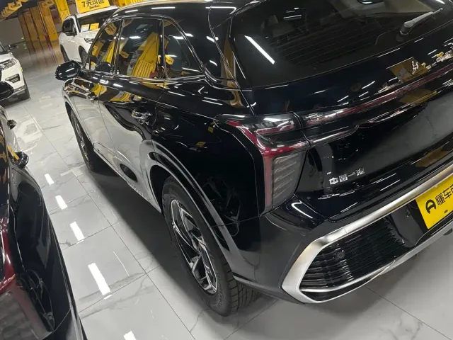 Hongqi HS3 — Фото автомобиля 5