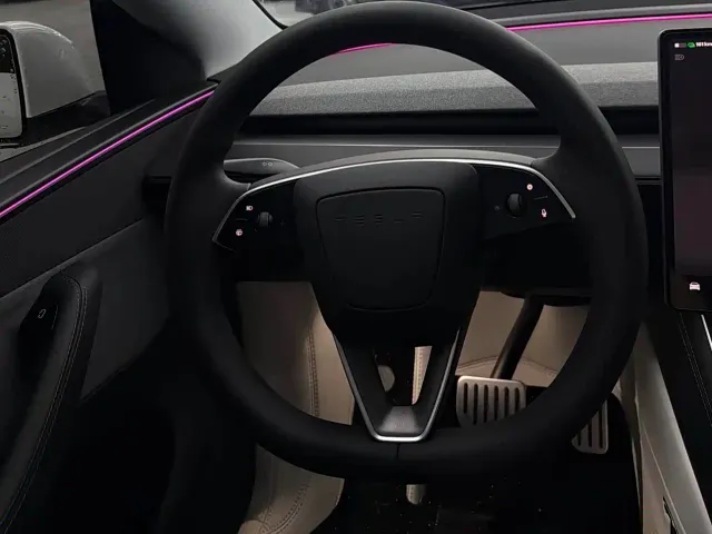 Tesla Model Y — Фото автомобиля 5