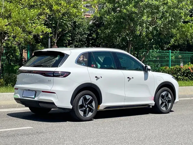 Geely Galaxy E5 — Фото автомобиля 19