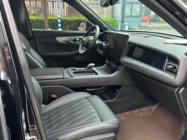 GAC Trumpchi GS8 — Фото автомобиля 14
