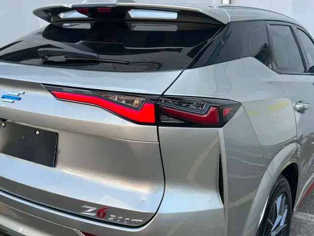 Changan Z6 — Фото автомобиля 8