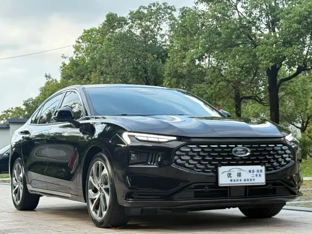 Ford Mondeo — Фото автомобиля 3