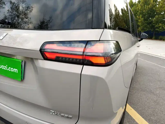 Wuling Starlight 730 — Фото автомобиля 7