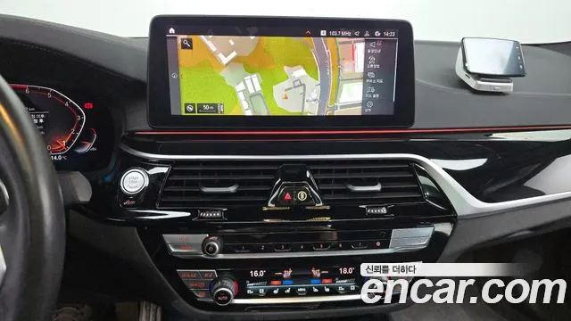 BMW 5-Series — Фото автомобиля 16