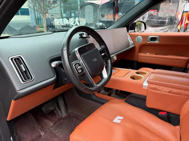 Li Auto L6 — Фото автомобиля 7