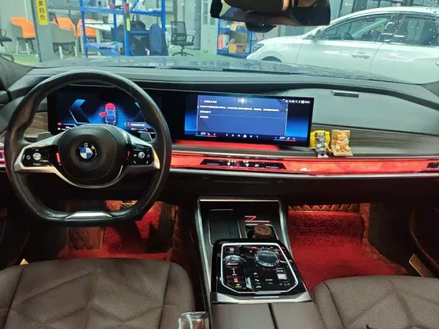 BMW 7 Series — Фото автомобиля 4