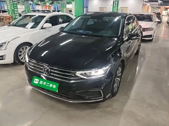 Фотография автомобиля — Volkswagen Magotan