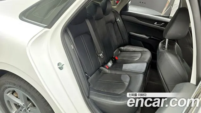 Kia K5 K5 3 поколение 2.0 LPI(Для проката) — Фото автомобиля 24