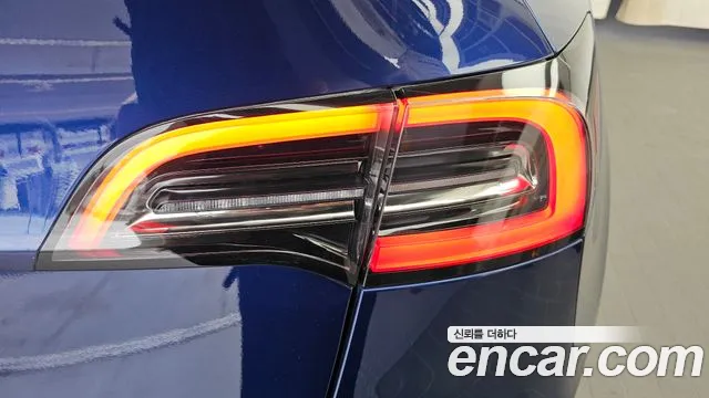 Tesla Model Y — Фото автомобиля 6