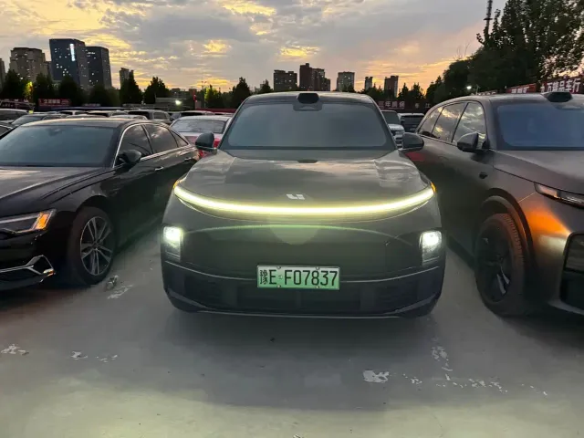 Li Auto L9 — Фото автомобиля 2
