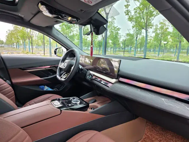 BMW 5 Series — Фото автомобиля 22