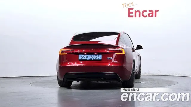 Tesla Model 3 — Фото автомобиля 4