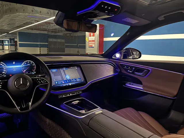 Mercedes-Benz E-Class — Фото автомобиля 19