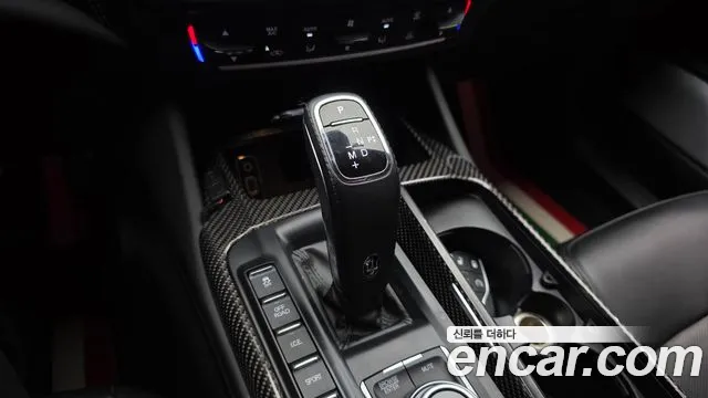 Maserati Levante — Фото автомобиля 9