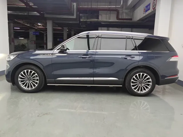 Lincoln Aviator — Фото автомобиля 7