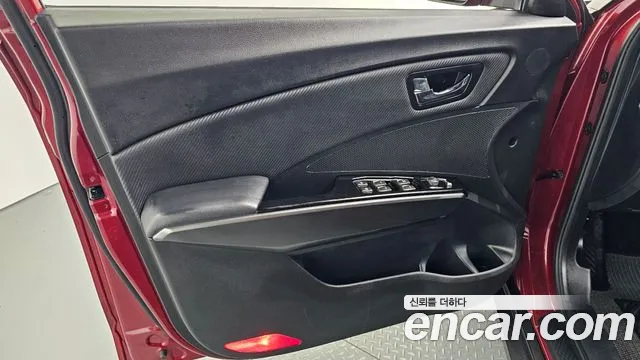 KG_Mobility_Ssangyong TIBOLI Very New Tivoli Бензин 1.5 2WD — Фото автомобиля 24