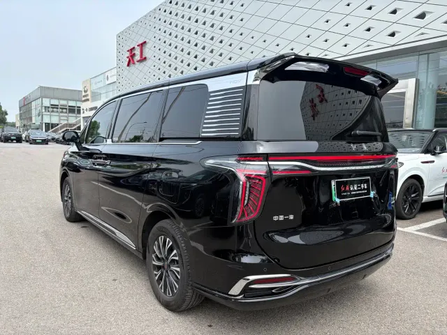 Hongqi HQ9 PHEV — Фото автомобиля 3