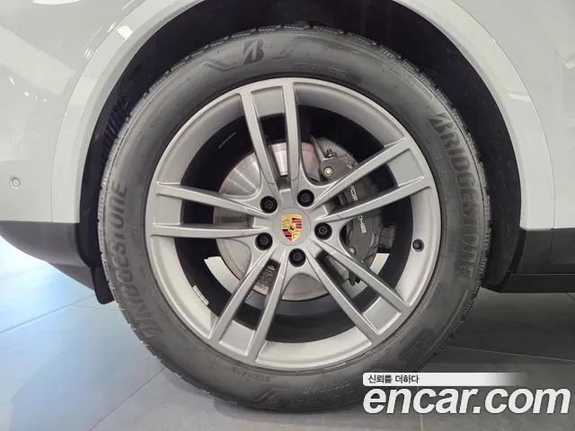 Porsche Cayenne — Фото автомобиля 5