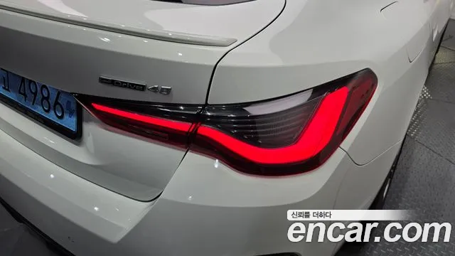 BMW i4 — Фото автомобиля 8