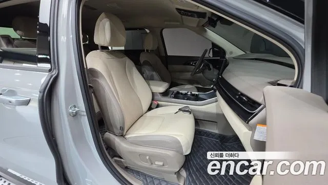 Kia Carnival Generation 4 — Фото автомобиля 30