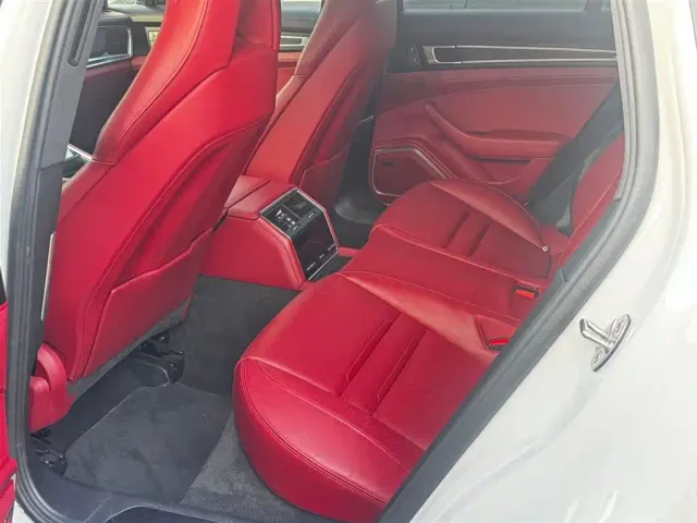Porsche Panamera — Фото автомобиля 12