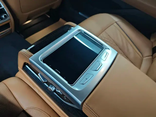 BMW 7 Series — Фото автомобиля 22