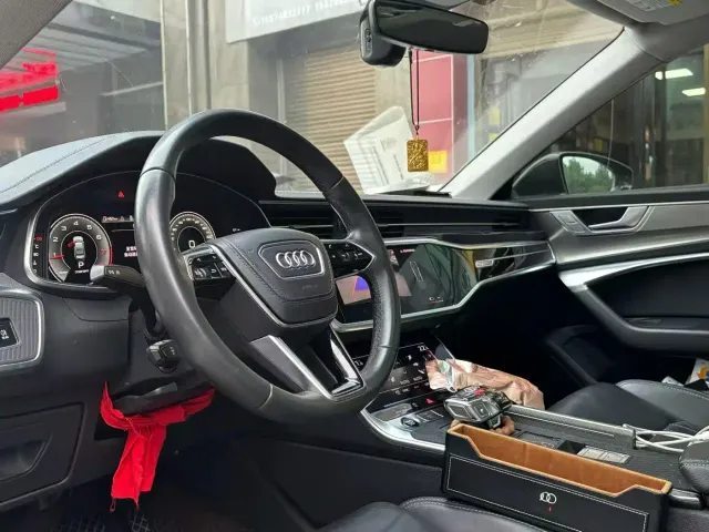 Audi A6L — Фото автомобиля 4