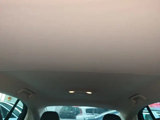 Hongqi E-QM5 — Фото автомобиля 17
