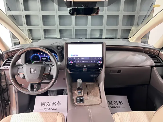 Toyota Vellfire — Фото автомобиля 26