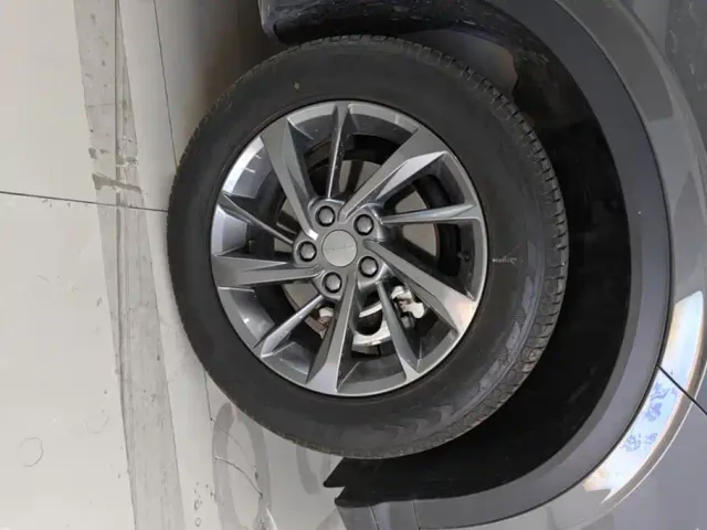 Geely Binyue — Фото автомобиля 6
