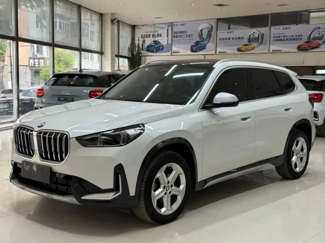 Фотография автомобиля — BMW X1