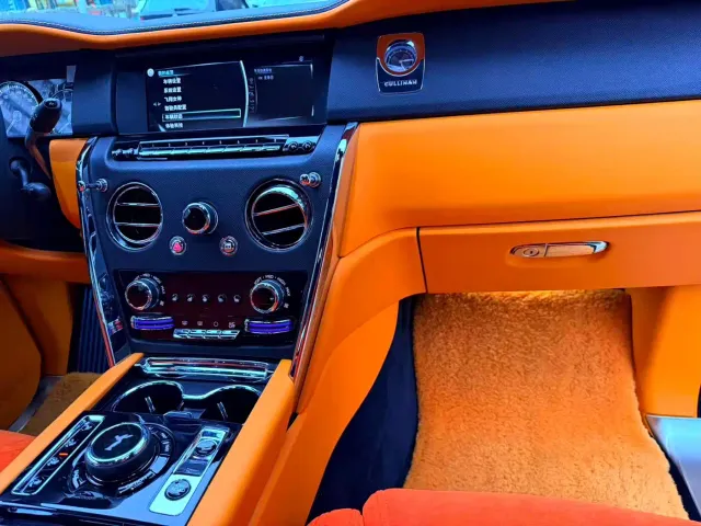 Rolls-Royce Cullinan — Фото автомобиля 10