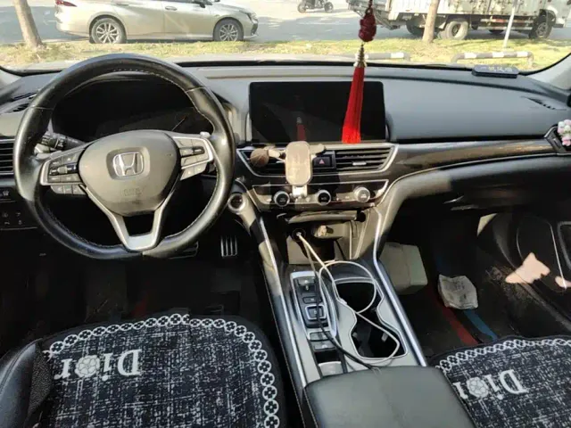 Honda Accord — Фото автомобиля 12