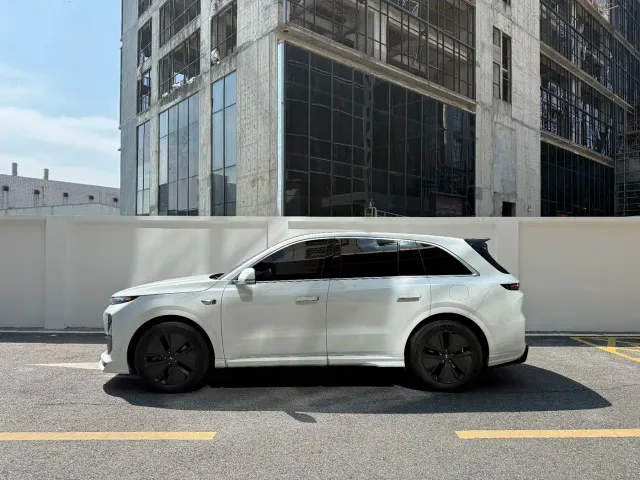 Li Auto L6 — Фото автомобиля 3