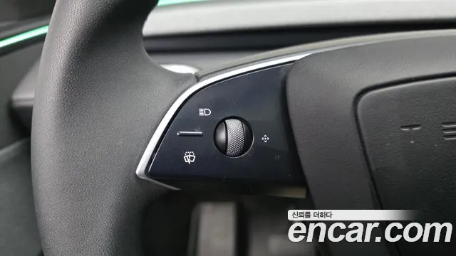 Tesla Model Y — Фото автомобиля 28