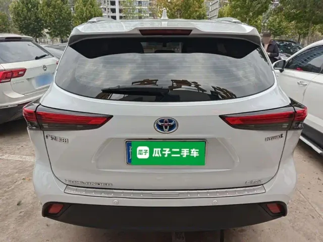 Toyota Highlander — Фото автомобиля 5