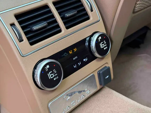 Jaguar Jaguar XFL 2022 XFL 2.0T P250 2WD Premium Luxury — Фото автомобиля 5