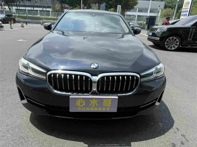 BMW 5 Series — Фото автомобиля 3