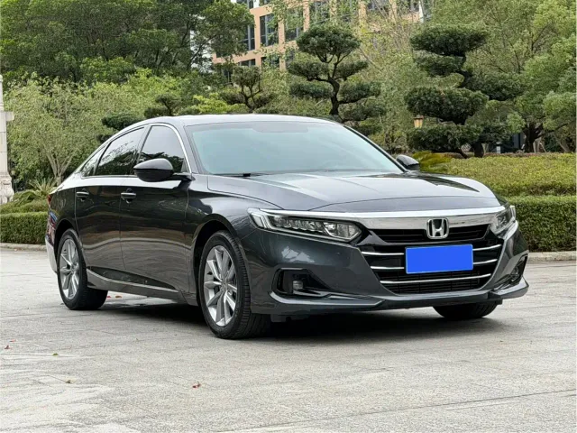Honda Accord — Фото автомобиля 3