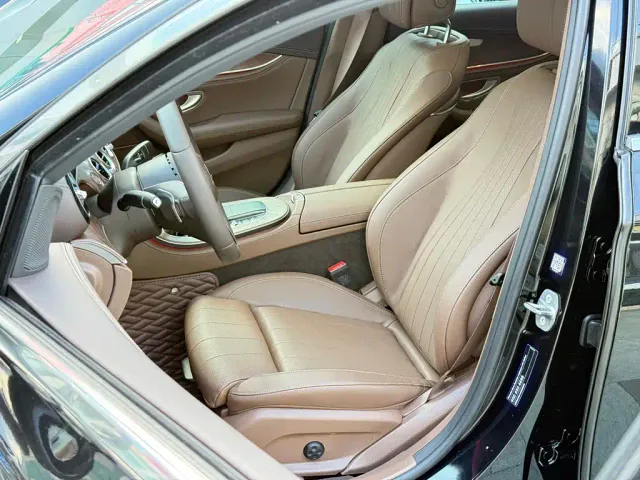 Mercedes-Benz E-Class — Фото автомобиля 5