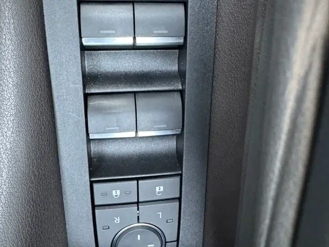 Toyota Alphard — Фото автомобиля 24