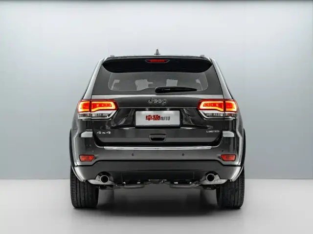 Jeep Grand Cherokee — Фото автомобиля 6