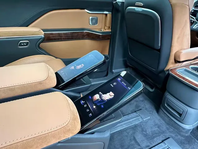 Hongqi HQ9 PHEV — Фото автомобиля 12