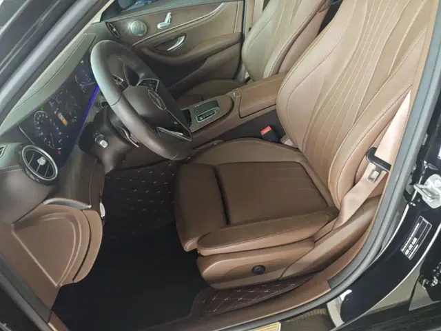Mercedes-Benz E-Class — Фото автомобиля 14