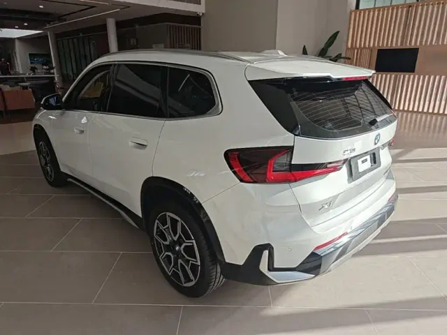 BMW X1 — Фото автомобиля 4