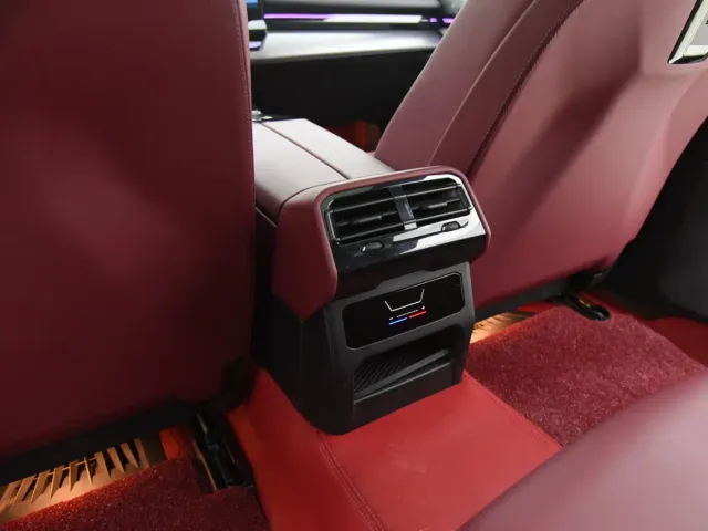BMW 5 Series — Фото автомобиля 12